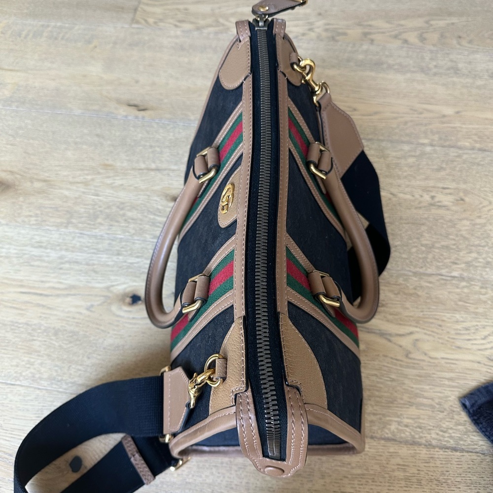 Gucci GG Logo Plaque Top Handle Bag.  Like new.  Authentic from Gucci - Picture 5 of 13